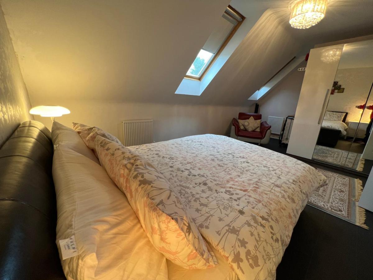 Sheffield City Centre , Free Wifi & Parking - Private Room - Shared House Exterior photo